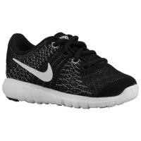 nike flex fury nike voor mini jongens loopschoenen zwart wolf grijs cool grijs wit Goedkope Essential 4u35u530