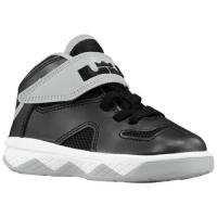 nike soldier vii nike voor mini jongens basketbal schoenen zwart matte silver Aerobic Schoenen iy6a0209